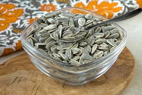 تصویر 2 از قیمت خرید تخمه آفتابگردان نمکی + فروش ویژه